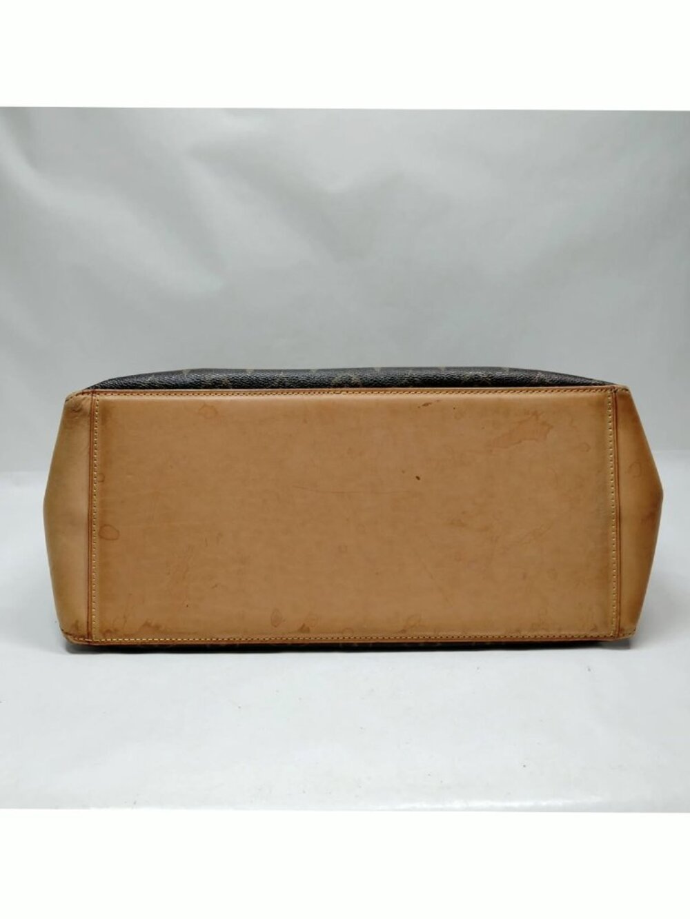 Authentic Louis Vuitton Cabas Mezzo Monogram Tote Bag - Picture 9 of 16